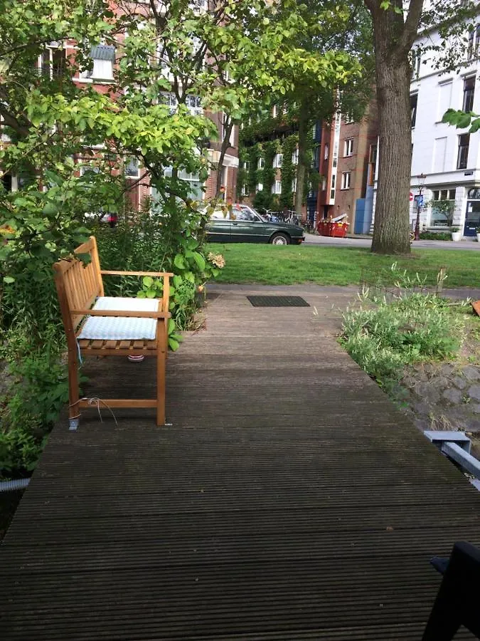 Tiny Houseboat B&B On The Amstel River Amsterdam Bed & Breakfast